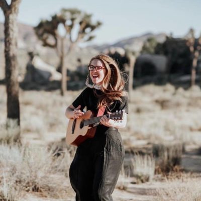 Photo of Lindsey Sampson